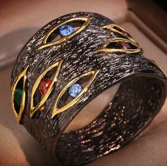 Envy Eyes Ring Size 8 - Picture 5 of 6